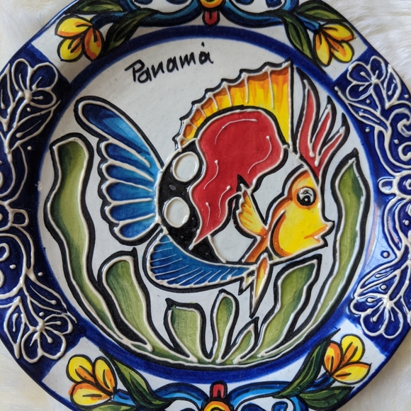 Hand Crafted Panamanian Ceramic Painted Wall Plate - Picture 3 of 6